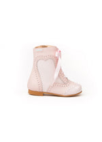 Leather boots in light pink